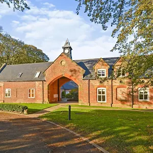 https://grey-towers-stables-3-bed-set-in-private-grounds.yorkshirehotels.net
